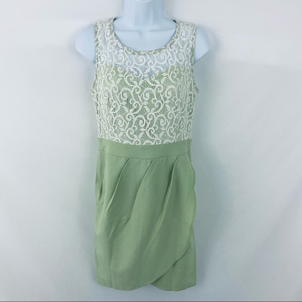 Tea n Rose Dress Size Medium